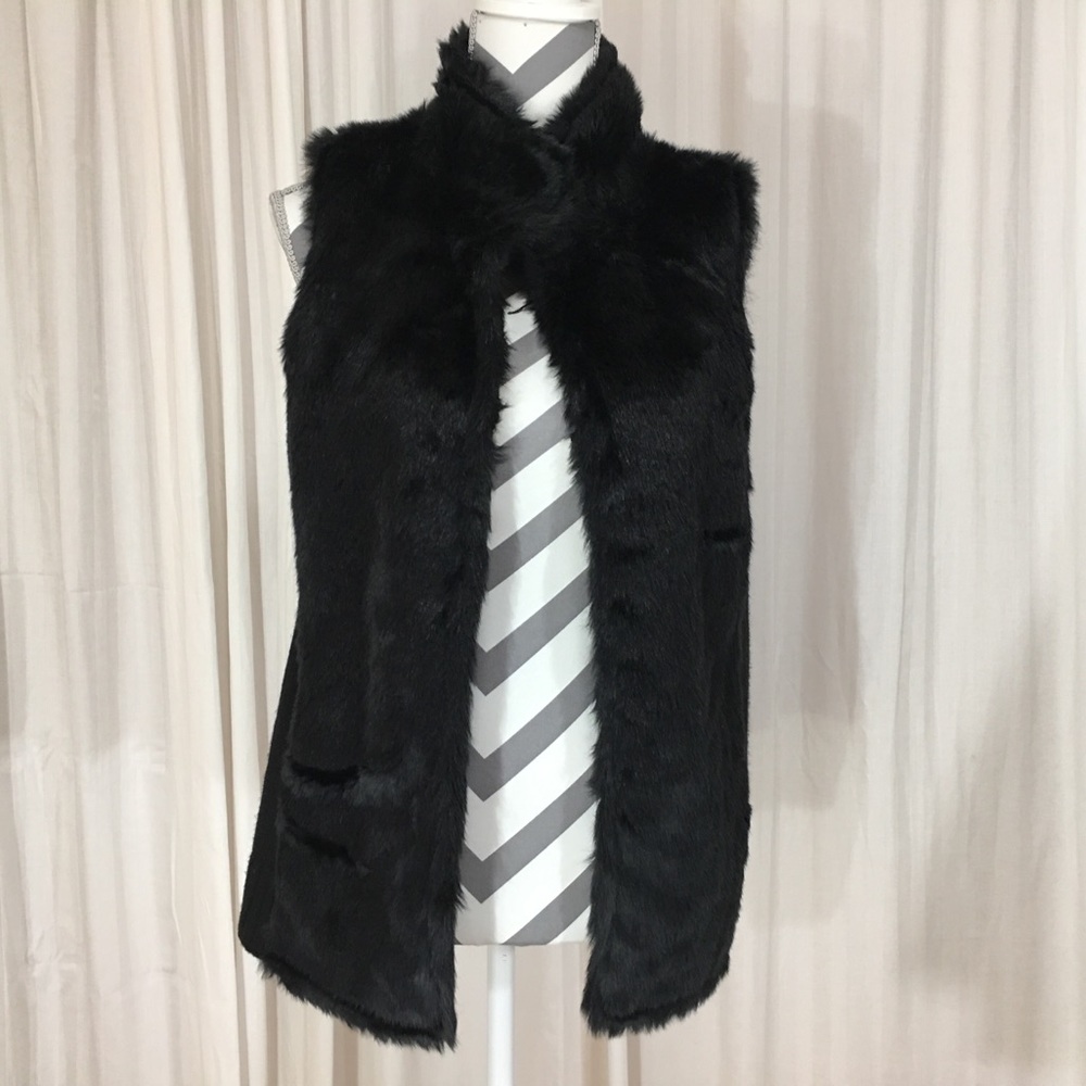 New York & Co faux fur vest
